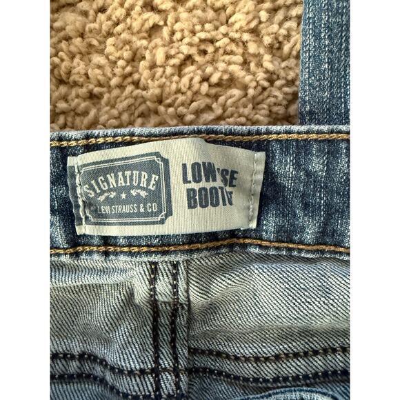 Signature Levi Low Rise Bootcut jeans with frayed hem size 12 Medium - Picture 2 of 9